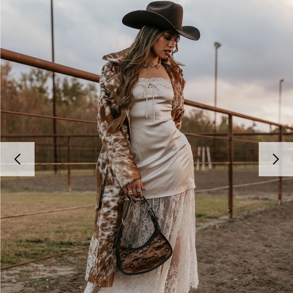Women's Cowhide Leather Trench-coat - Picture 3 of 5